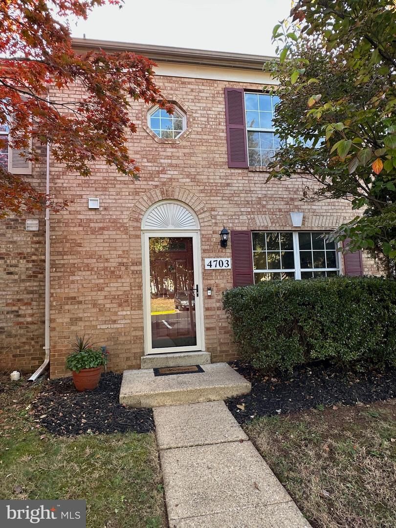 Property Photo:  4703 S Park Court  VA 22193 