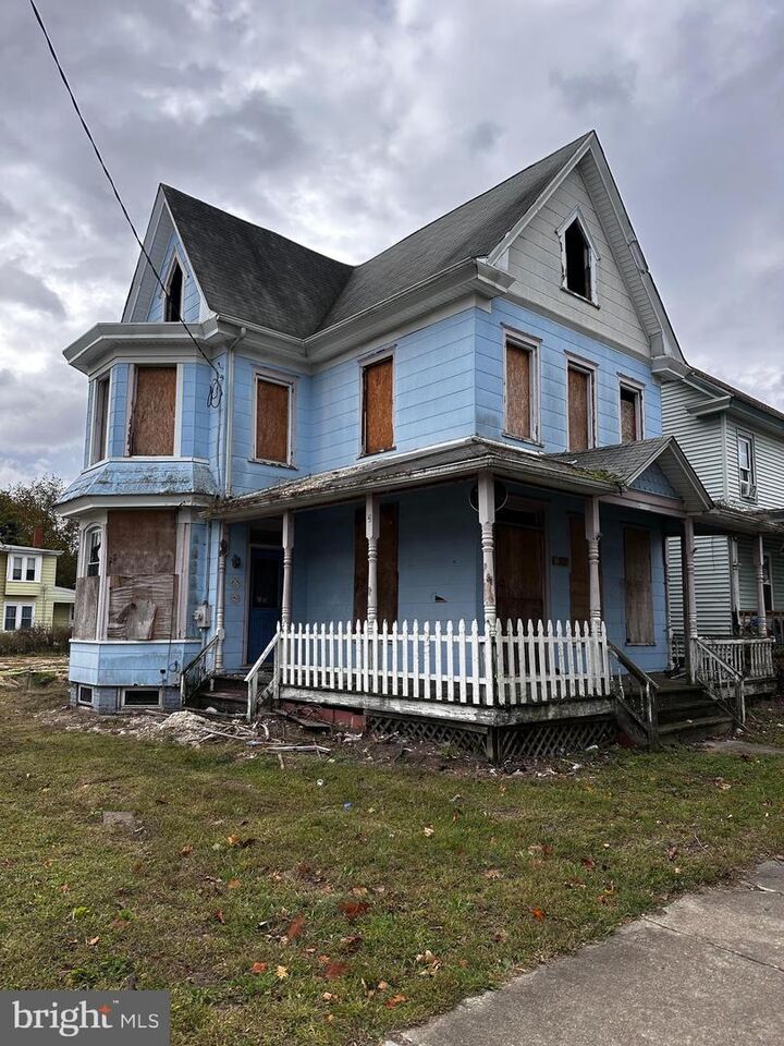 Property Photo: 527 E Mulberry Street NJ 08332
