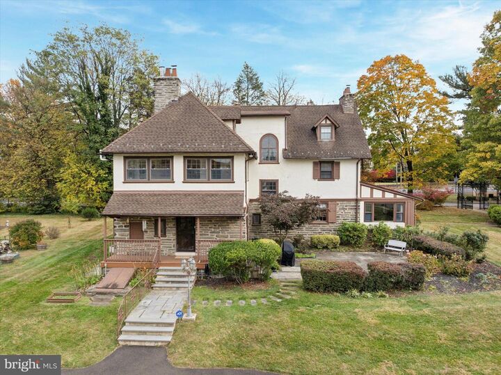 Property Photo:  1 Latham Park  PA 19027