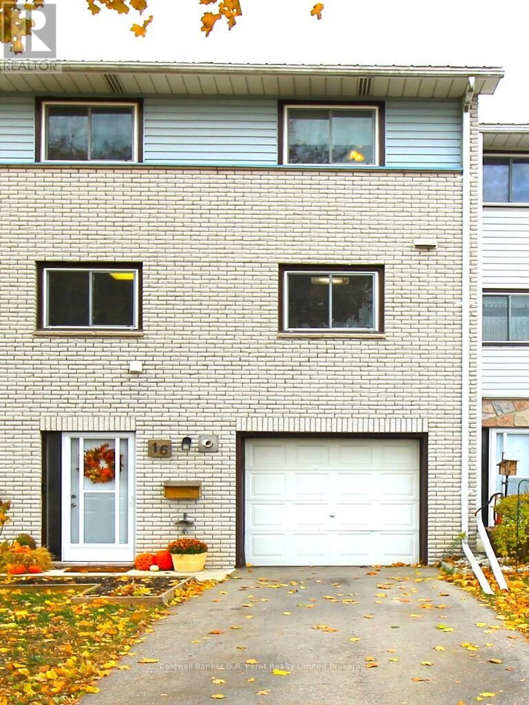 Property Photo:  129 Concession Street East 16  ON N4G 4N4 