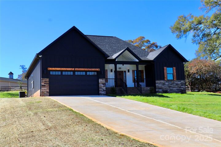 Property Photo: 2667 Polo Lane NC 28650