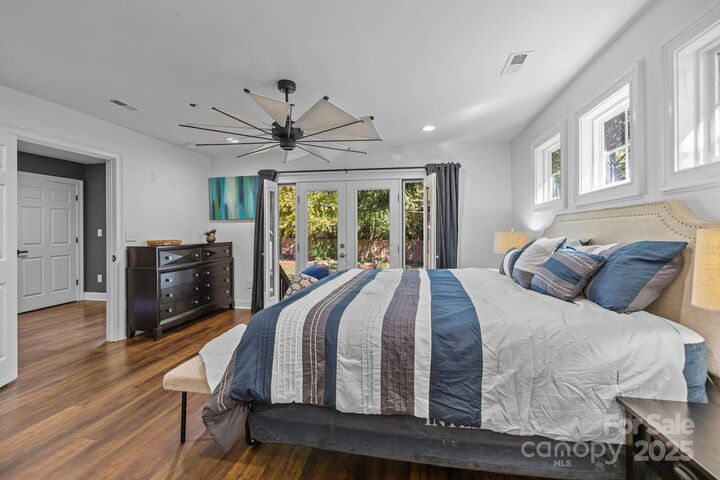 Property Photo: 1501 Herrin Avenue NC 28205