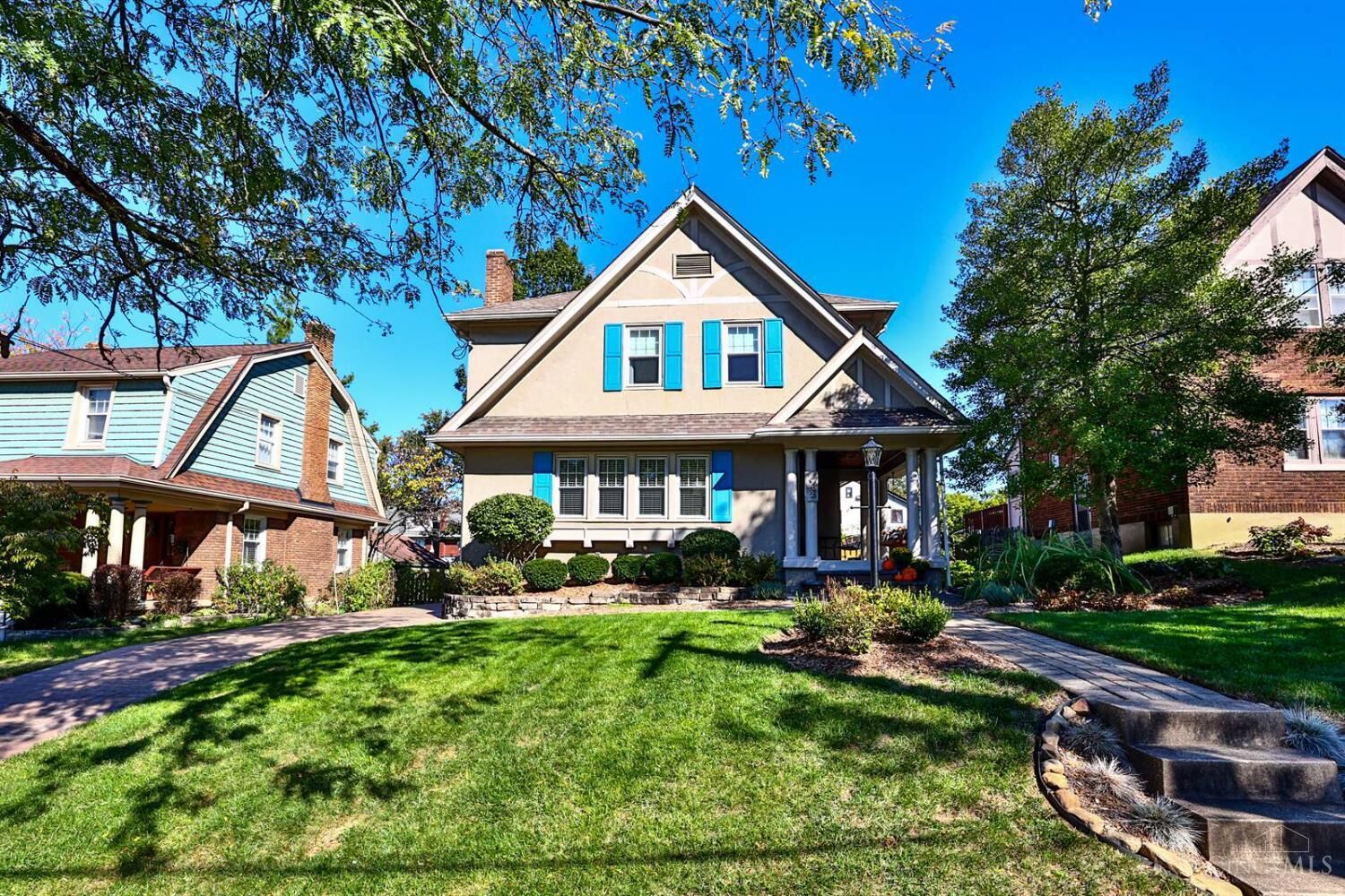 Property Photo: 6132 Fairway Drive OH 45212