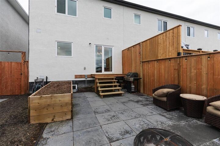 Photo de la propriété:  27 Edgemont Place  MB R0A 0C0