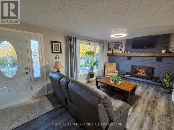 Photo de la propriété:  29 Eleventh Street  ON P0J 1E0