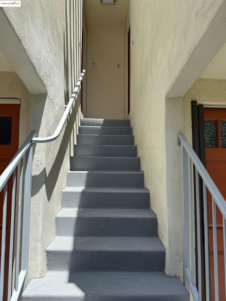 Property Photo: 4057 Brant St 8 CA 92103