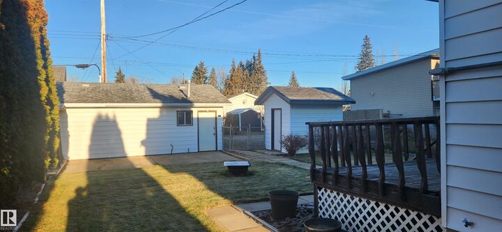 Property Photo: 5224 49 Avenue AB T0E 0A0