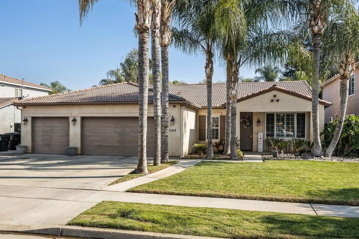 Property Photo:  2144 N Tommy Street  CA 93291 