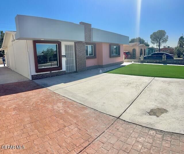 Property Photo: 652 Dolan Street TX 79905