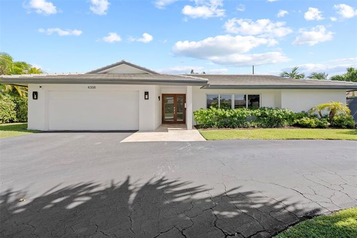 Property Photo:  4308 NE 21st Ave  FL 33308 