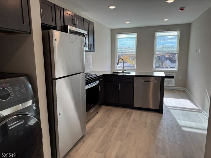 Property Photo:  10 E Washington Ave 301  NJ 07882 