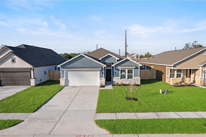 Property Photo: 1123 Santee Court TX 77583