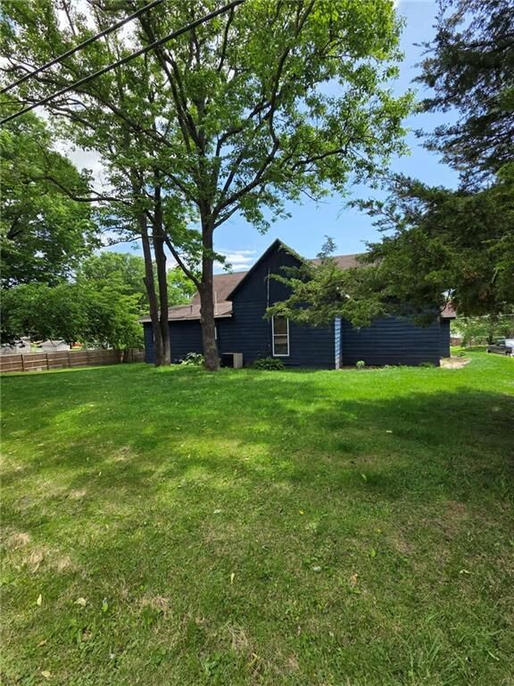Property Photo:  307 N 14th Street  MO 64485 
