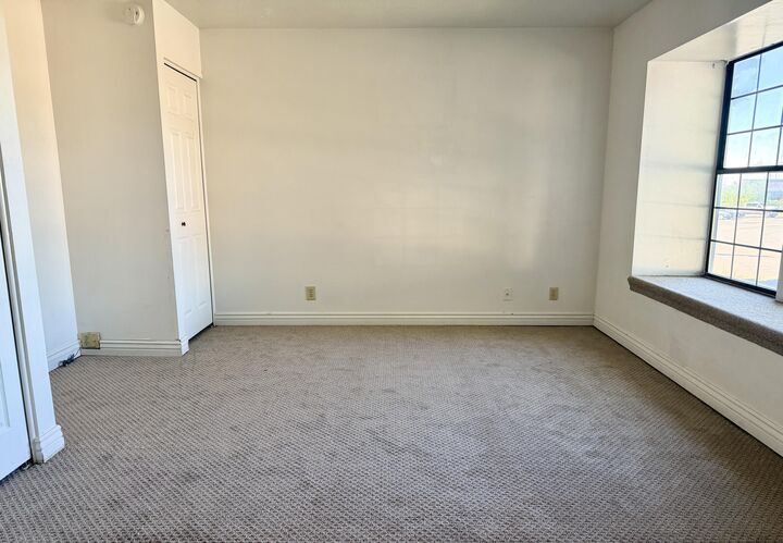 Property Photo:  171 N College Way #8  UT 84720 