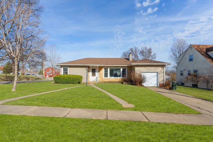 1804 Tremont St Street  Cedar Falls IA 50613 photo