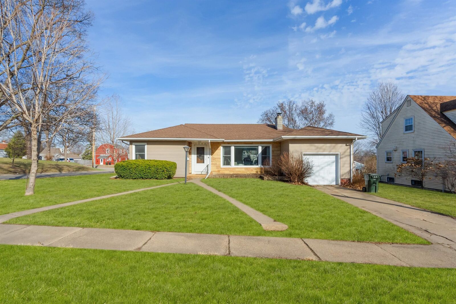 Property Photo:  1804 Tremont St Street  IA 50613 