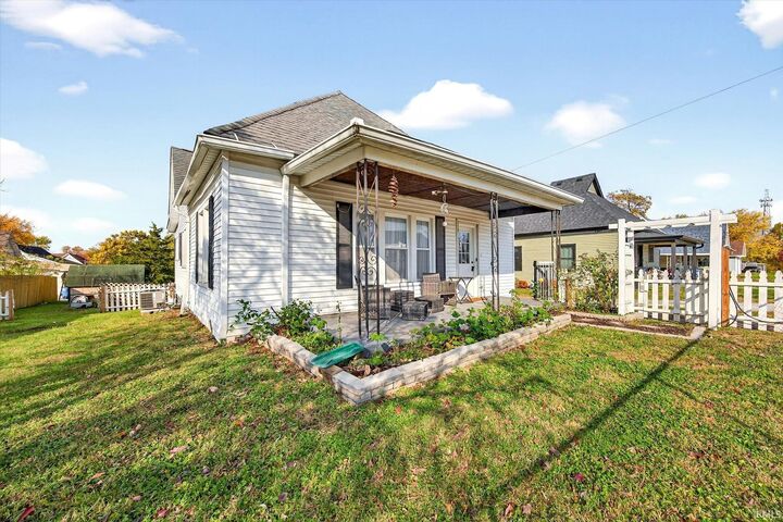 Property Photo:  1117 P Street  IN 47421-2819