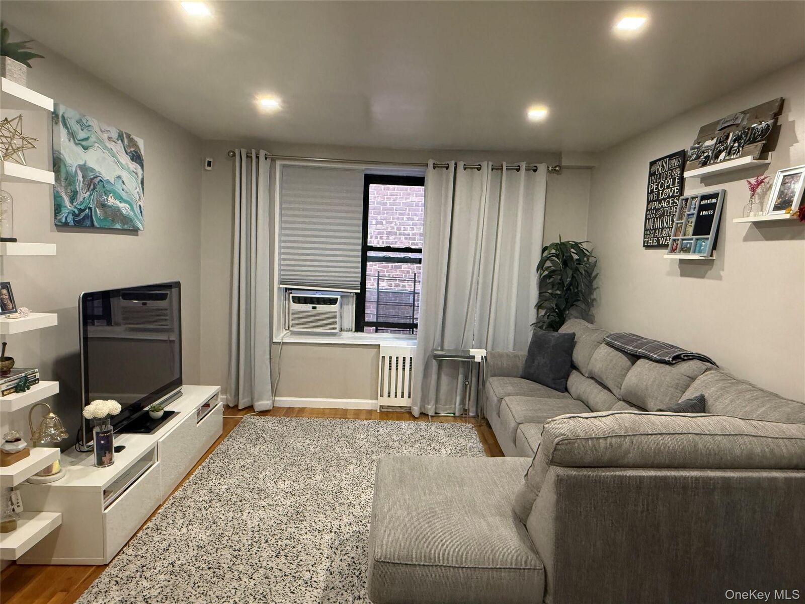 Property Photo: 3123 Bailey Avenue 3A NY 10463