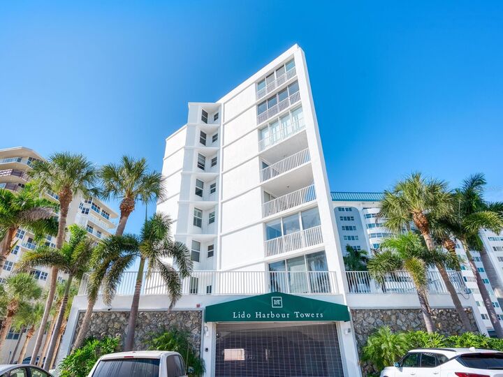 Property Photo:  1770 Benjamin Franklin Drive 401  FL 34236