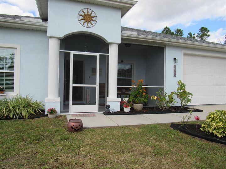 Property Photo: 1716 Hainsworth Court FL 34288