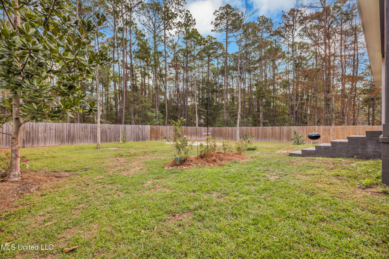 Property Photo: 1116 Oak Street MS 39564