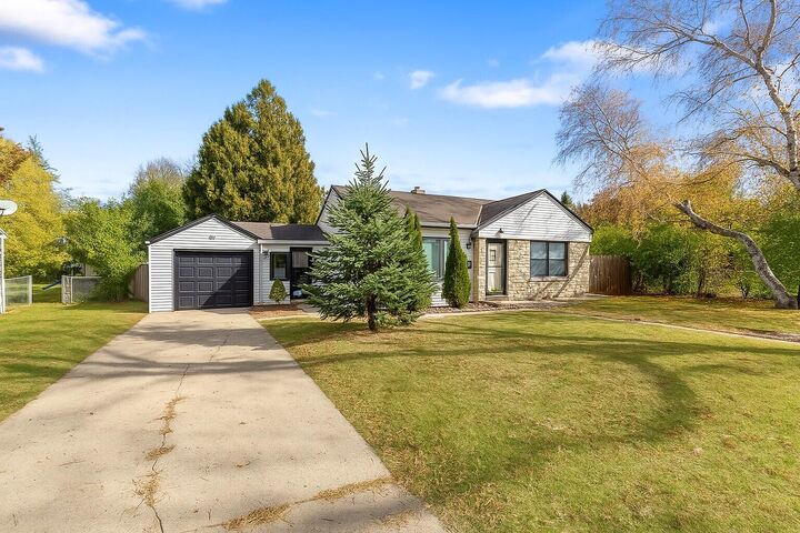 Property Photo:  8002 W Fond Du Lac Ave  WI 53218 