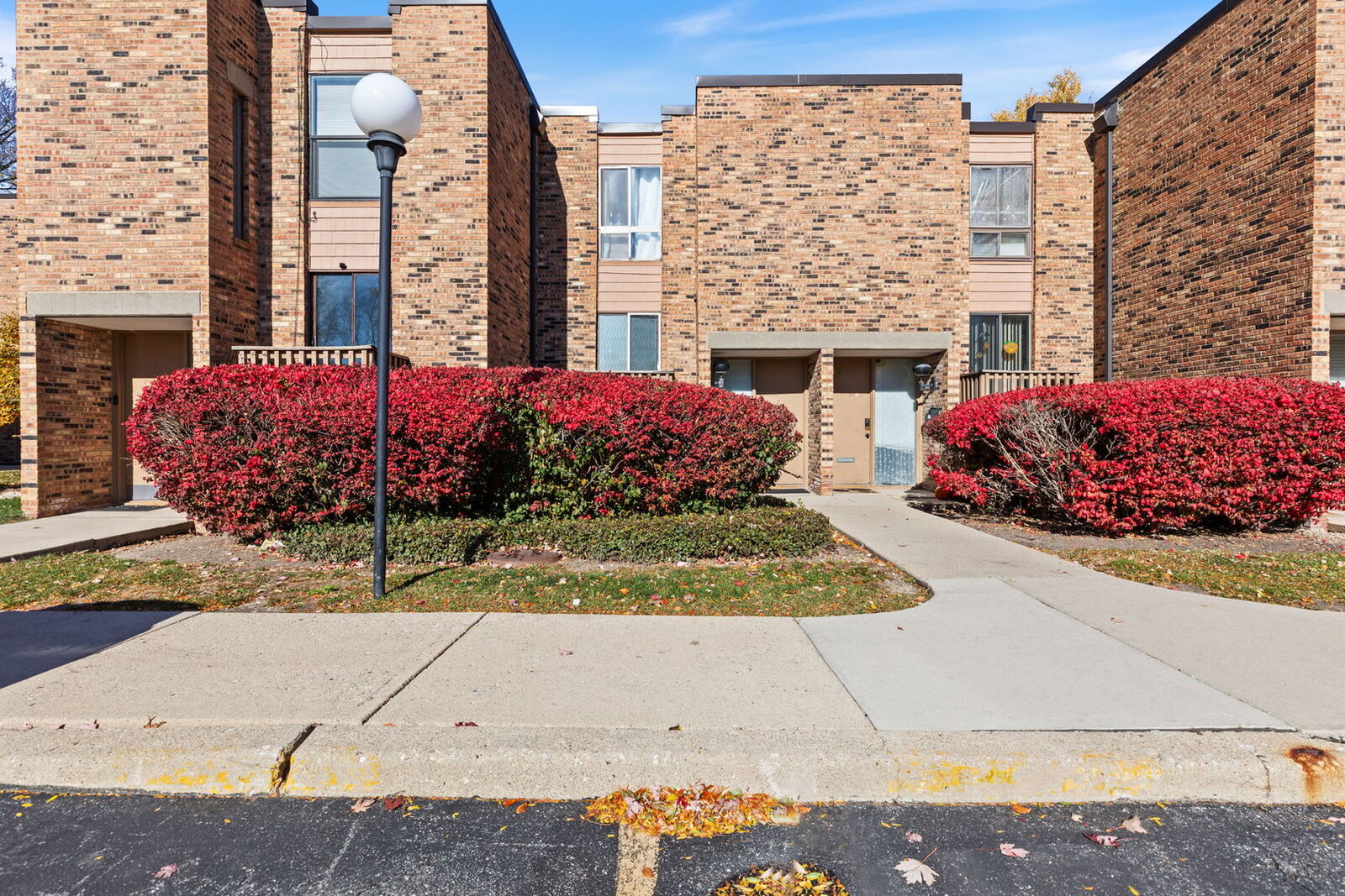 Property Photo: 1620 Waxwing Court IL 60173