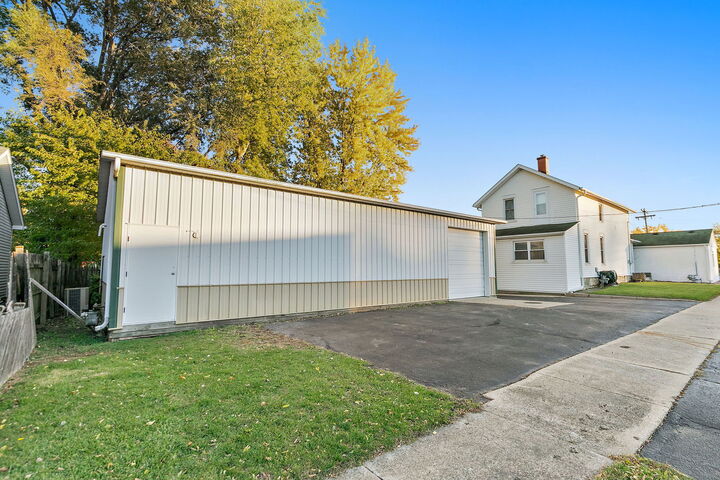 Property Photo: 1305 E Lincoln Highway IL 60115