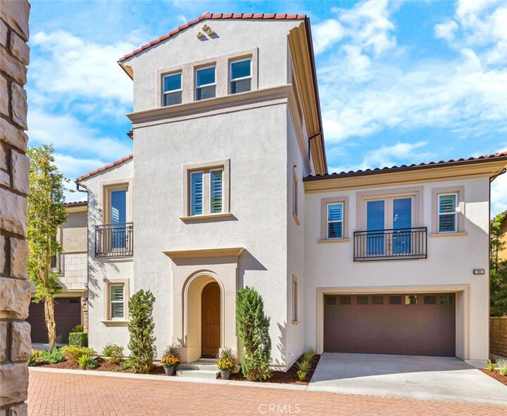 Property Photo: 98 Pinnacle Dr CA 92630