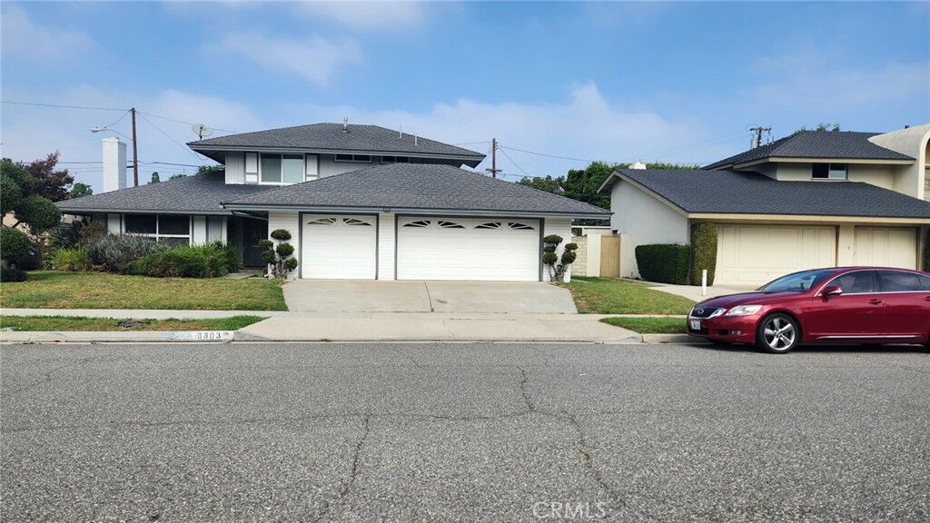 Property Photo: 8803 Hummingbird Avenue CA 92708