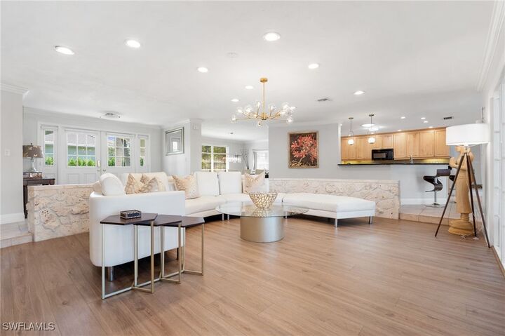 Property Photo: 503 Neapolitan Way FL 34103