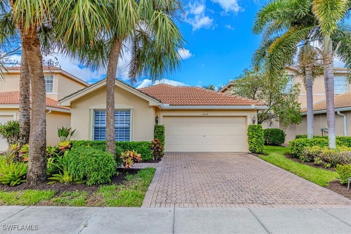 Property Photo:  1630 Triangle Palm Terrace  FL 34119 