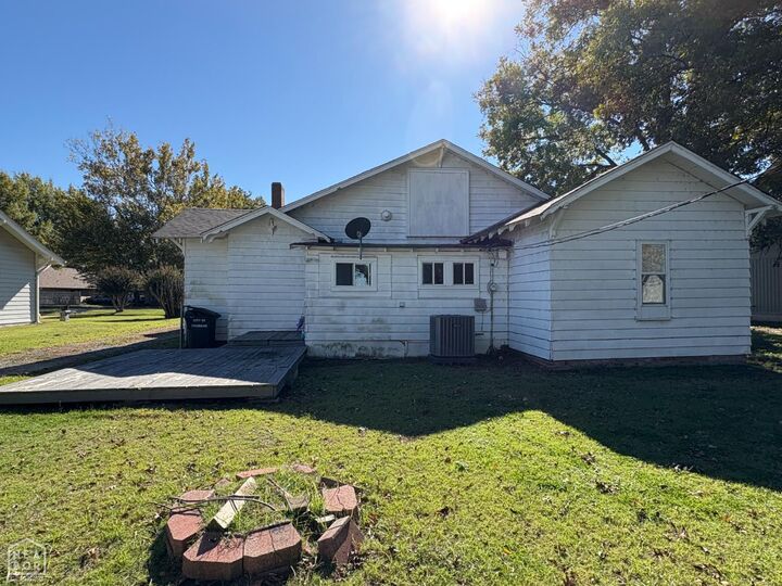 Property Photo: 514 W Main Street AR 72472