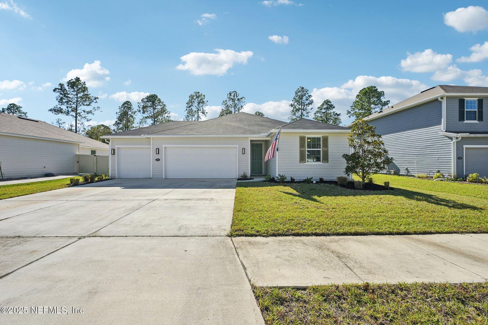 Property Photo: 2616 Windsor Lakes Way FL 32043