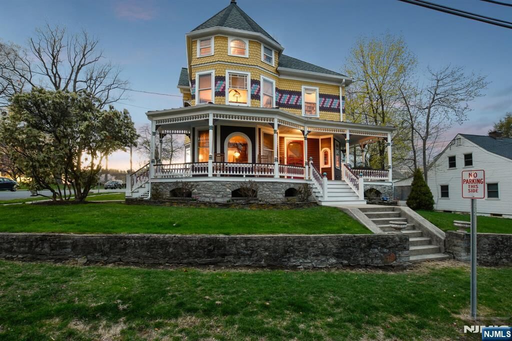 Property Photo:  412 W Plane Street  NJ 07840 