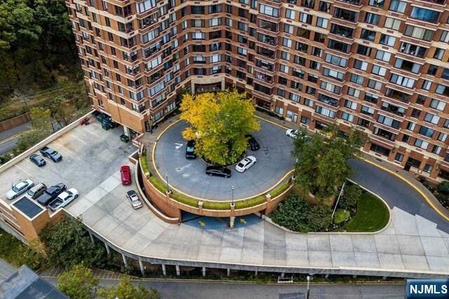 Property Photo:  100 Old Palisade Road 1711  NJ 07024 