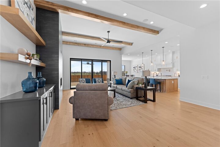 Property Photo:  871 Greenhorn Street  AR 72712 