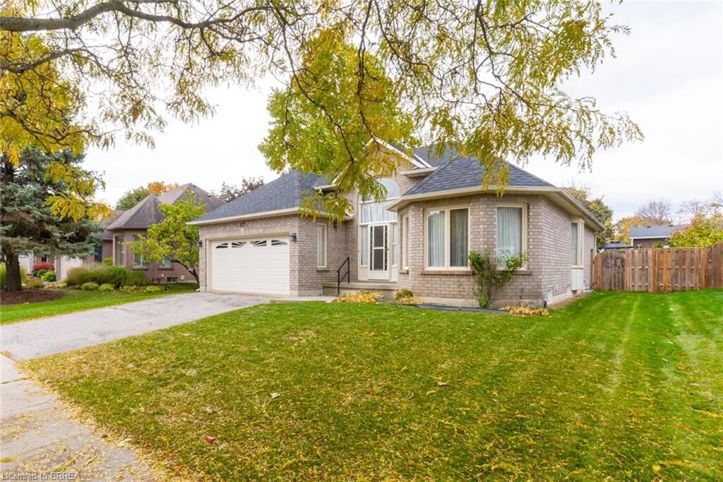 Property Photo:  47 Maplecrest Lane  ON N3R 7T9