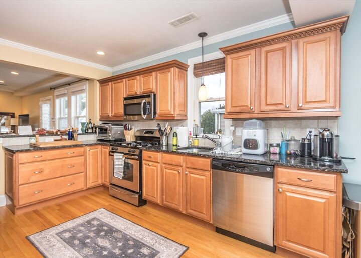 Property Photo: 39 Gardner Street 4 MA 02453