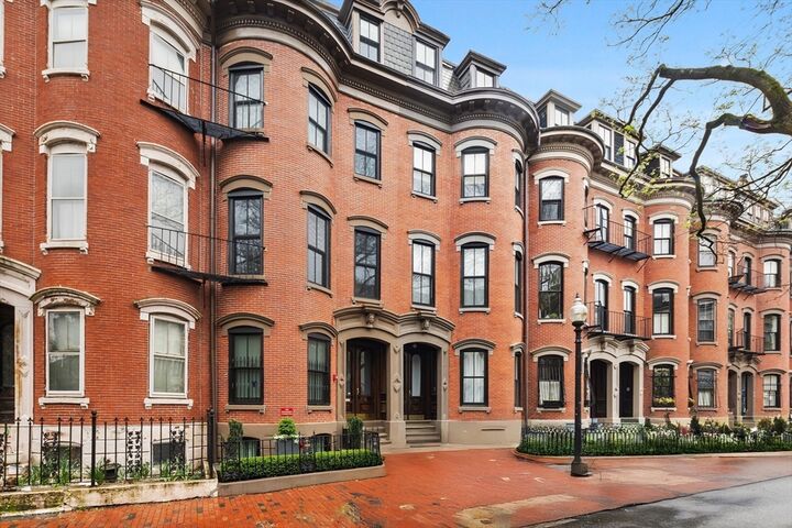 Property Photo:  8 Rutland Sq 2  MA 02118 