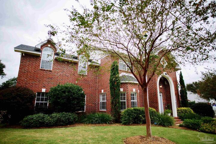 Property Photo: 1900 E De Soto St FL 32501