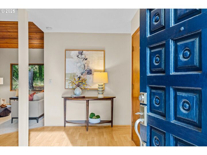 Property Photo: 1269 Rockinghorse Ln OR 97034