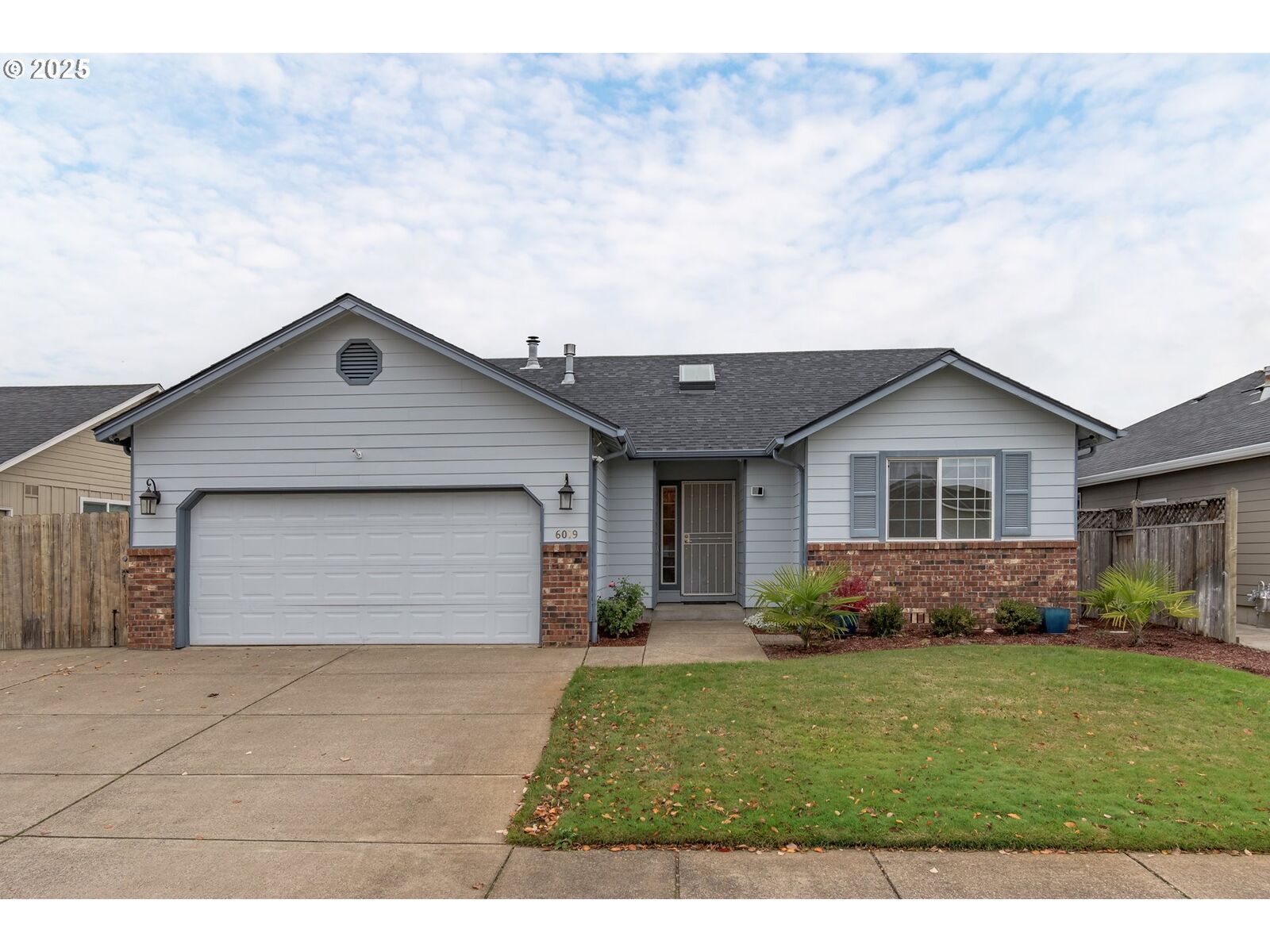 Property Photo: 6019 Rombauer Rd OR 97402