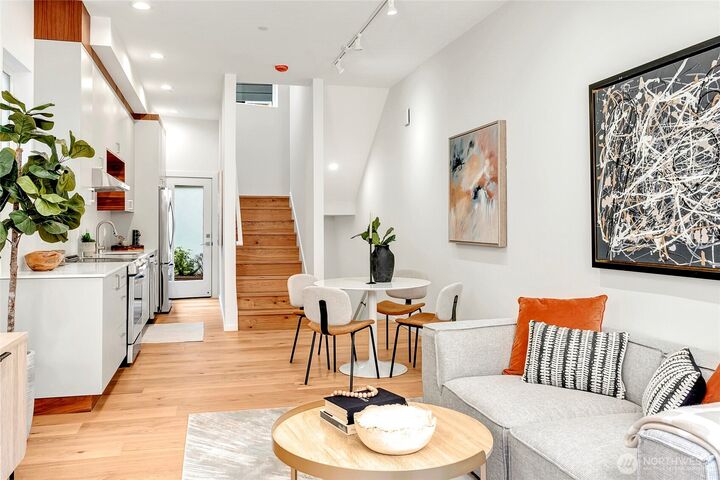 Property Photo:  635  13th Avenue E  WA 98102 