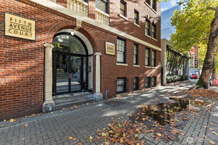 2132  5th Avenue 201  Seattle WA 98121 photo