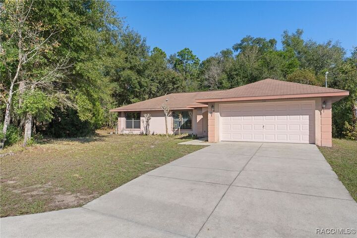 Property Photo: 5625 S Dede Terrace FL 34452