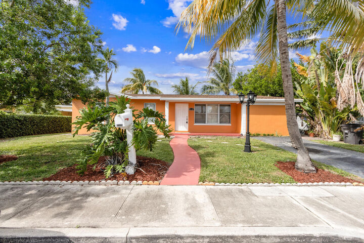Property Photo: 3329 El Vedado Court E FL 33405