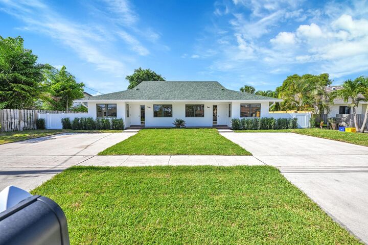 Property Photo:  498 NE 42nd Street  FL 33431 