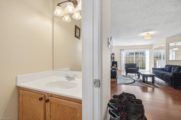 Property Photo:  5217 Heathglen Cir  VA 23456 