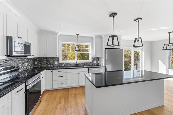 Property Photo:  6 Teresa Ann Crossing  RI 02893 